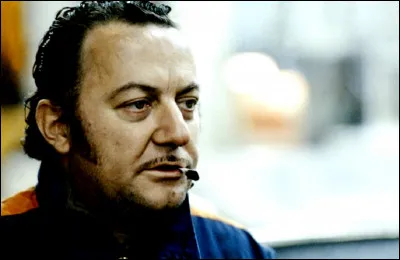 Quel film met en scène Coluche dans un rôle à contre-emploi ?