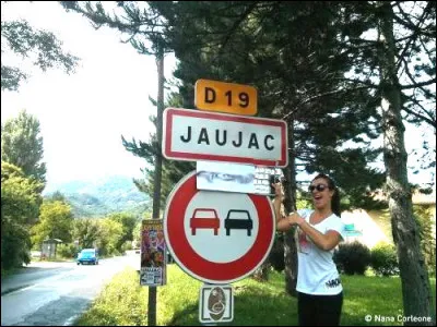 Il va bien falloir tomber dans le panneau, pour trouver l'homme !