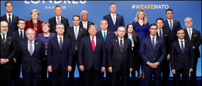 Dans quelle ville s'est déroulé le sommet de l'OTAN en 1997 ?