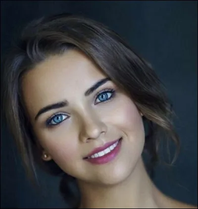 Qui était l'interprète de la chanson ''Dans les yeux d'Émilie'' ? (Indice, coquetterie dans l'oeil)