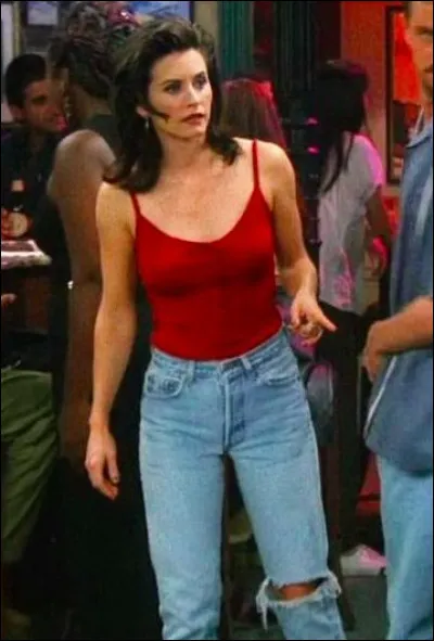 Dans l'&eacute;pisode "Celui qui se souvient", avec lequel de ses amis, Monica a-t-elle presque failli coucher ?