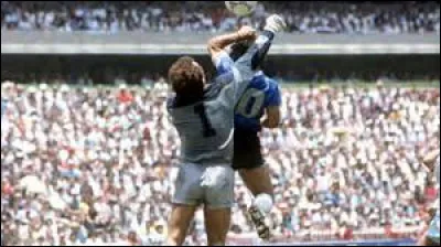 Contre quelle équipe Maradona marqua-t-il un but de la "Main de Dieu" (but validé par l'arbitre) lors de la Coupe du monde 1986 ?
