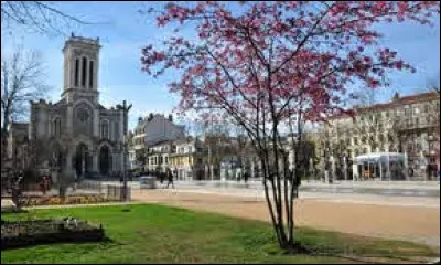 Dans quel département se situe la ville de Saint-Étienne ?