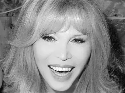 Qui est cette femme qui présentait le jeu ''Cherchez la femme'' en 1986 ?