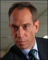 Tout comme Billy Zane il a jou dans la srie (et mme le film )