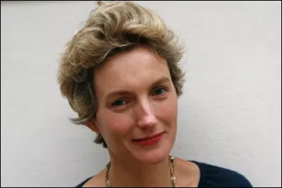 Qui est cette romancière, auteure du roman ''Ensemble, c'est tout'' ?