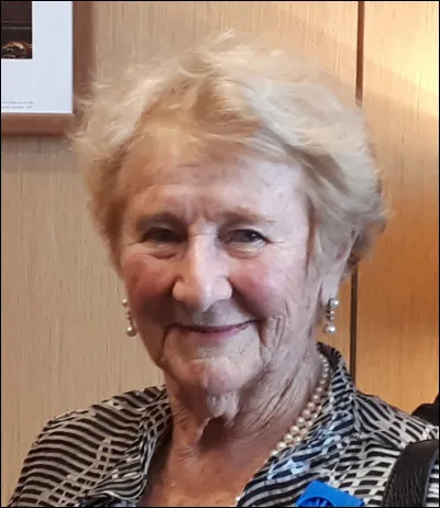 L'utinet est un outil dont se sert le tonnelier. c'est...