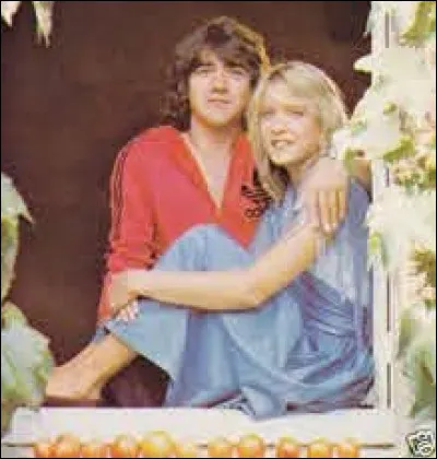 Avec quel membre du groupe vivra-t-elle une histoire d'amour ?