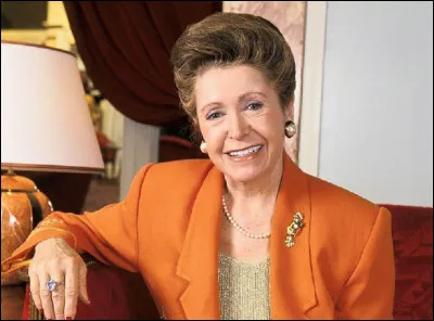 Qui est cette écrivaine, auteur du roman policier ''Douce Nuit'' ?