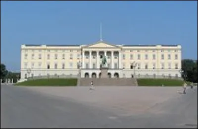 Le pays a été unifié au Xe siècle mais s'est trouvé par la suite sous la domination de ses voisins ; il est à nouveau indépendant depuis 1905 :