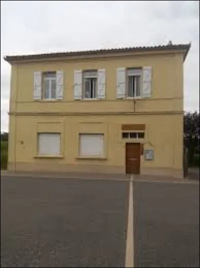 Commune occitane, dans l'arrondissement de Saint-Girons, Fornex se situe dans le département ...