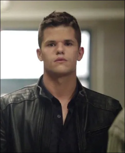 Qui est le jumeau d'Aiden ?