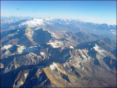 A quel h&eacute;misph&egrave;re la Cordill&egrave;re des Andes appartient-elle ?