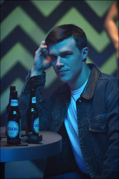 Quel est le personnage joué par Finn Wittrock ?
