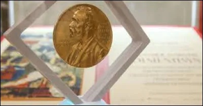 Quel célèbre écrivain a refusé son prix Nobel de littérature en 1964 ?