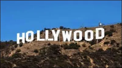 Que signifie en français le quartier "Hollywood" ?