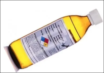 Quel est ce liquide très volatil et inflammable, employé comme solvant et comme anesthésique local ?