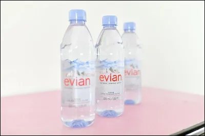 D'où provient la source de l'eau d'Évian ?