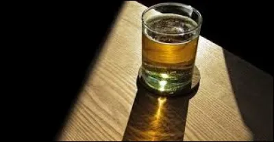 Voici une boisson alcoolisée obtenue à partir de la fermentation du miel dans l'eau. Quel est son nom ?
