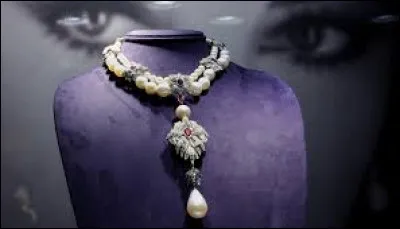 Comment s'appelle l'une des plus célèbres perles au monde ?