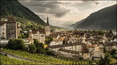 Où se situe Coire ?