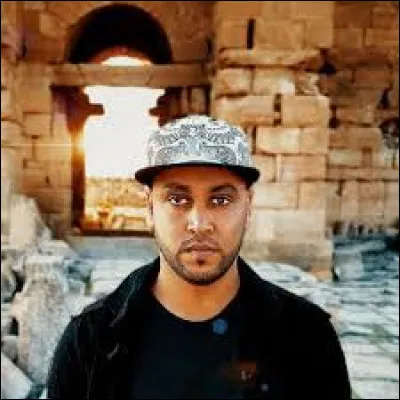 Quel est le nom de cet artiste ?