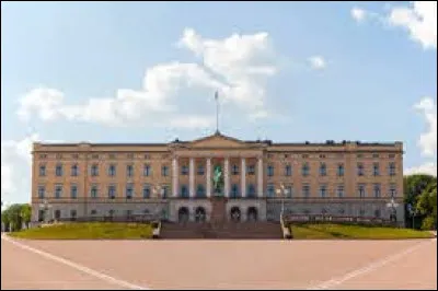 Le pays a subi l'occupation allemande lors de la seconde guerre mondiale ; il est membre de l'OTAN depuis 1949 ; il a, à deux reprises, refusé l'adhésion à l'UE.