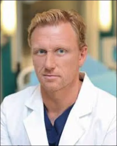 Où exerçait le Dr Owen Hunt avant d'être recruté par le Dr Richard Webber ?