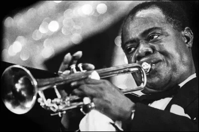 Quel trompettiste était surnommé ''Satchmo'' ?