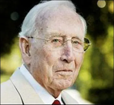 Qui est ce Gérard, homme d'affaires français, fondateur du groupe de distribution Auchan ?