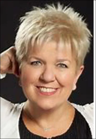 Qui est cette Michèle, humoriste et actrice française ?