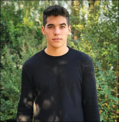 Comment s'appelle ce garçon ?