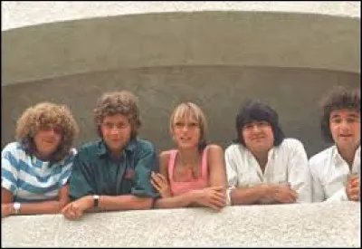 Complétez le titre de cette chanson : "Rien qu'un...