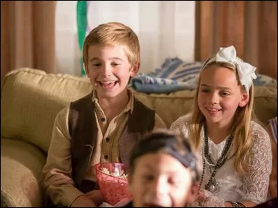 Kevin tombe amoureux de Sophie en CM1 (Quatrième année)