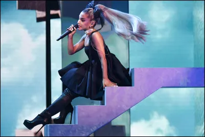 Quel challenge de Tik Tok est tiré de son clip "34+35" ?