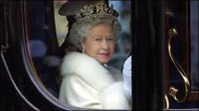 En quelle année eu lieu le jubilé d'or de la reine Elisabeth II marquant ses 50 ans de règne ?