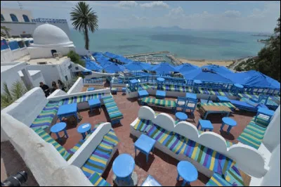 ''Le Café des Délices'' existe réellement, il est situé à Sidi Bou Saïd, donc dans quel pays ?