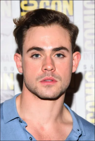 Quel rôle a joué Dacre Montgomery ?