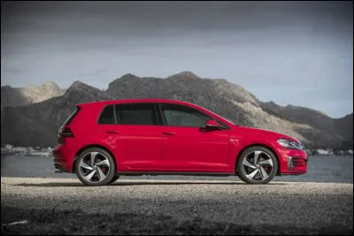 Que remarque-t-on sur la Golf VII GTI ?