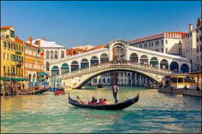 À quel duo devons-nous la chanson ''Les Gondoles à Venise'' ?