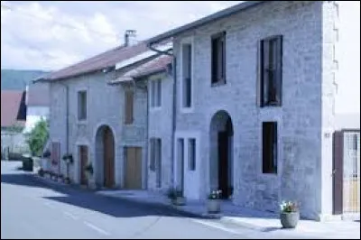 Commune de Bourgogne-Franche-Comté, dans l'arrondissement de Lons-le-Saunier, Cernon se situe dans le département ...