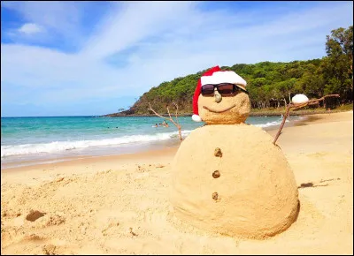 Dans quel pays beaucoup de gens vont-ils célébrer Noël sur la plage de Bondi ?
