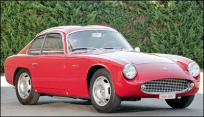 Quelle est cette marque italienne fondée en 1947, disparue en 1967, spécialisée dans les petites voitures de sport ?
