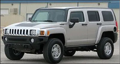 Quelle est cette marque américaine fondée en 1992, disparue en 2010, spécialisée dans les véhicules utilitaires sportifs ?