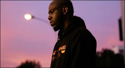 Pour raconter sa rupture amoureuse la plus glaçante, Dinos a nommé un morceau d'après une capitale européenne. Laquelle ?