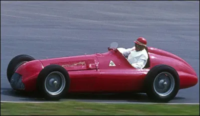 En 1950, sur quel circuit est organisé le premier Grand Prix automobile de France consacré à la Formule 1 et remporté par Juan Manuel Fangio ?