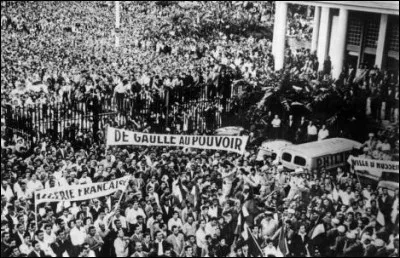 En 1958 à Alger, cette journée d'émeutes des partisans de l'Algérie française avait pour but d'empêcher la constitution du Gouvernement Pierre Pflimlin ; elle a débouché sur l'arrivée de de Gaulle au pouvoir. C'était le 13 ... 1958.