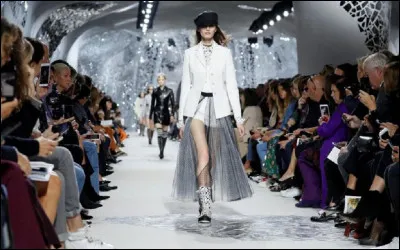 Comment appelle-t-on également la ''semaine de la mode'' ?