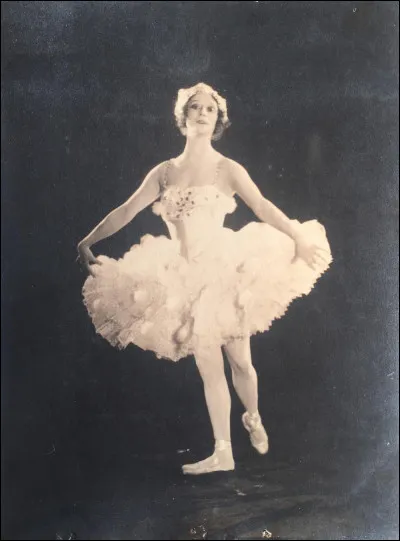 Comment s'appelle cette danseuse ?