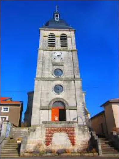 Restons dans le Grand-Est avec cette vue de l'&eacute;glise Saint-Martin de Mandres-aux-Quatre-Tours. Village de l'arrondissement de Toul, il se situe dans le d&eacute;partement ...